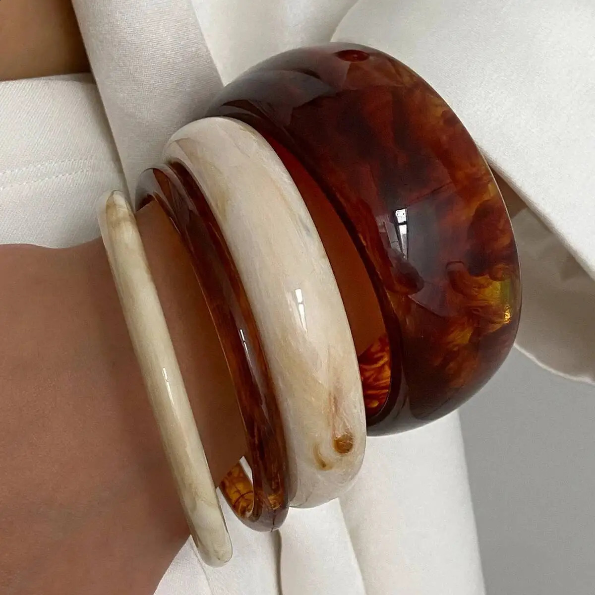KunJoe Trendy Brown Beige Thick Resin Acrylic Round Bangle Bracelet for Women Retro Multilayer Stacked Wide Bangle Hand Jewelry260624 - view 3