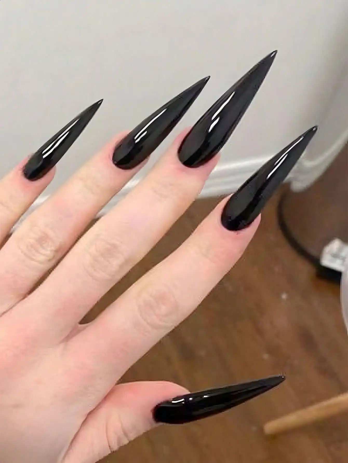 24Pcs Black Long Stiletto Press On Nails Fashion Minimalist Style Fake Glossy Full Cover False For Women Girls Daily 260625 - view 1