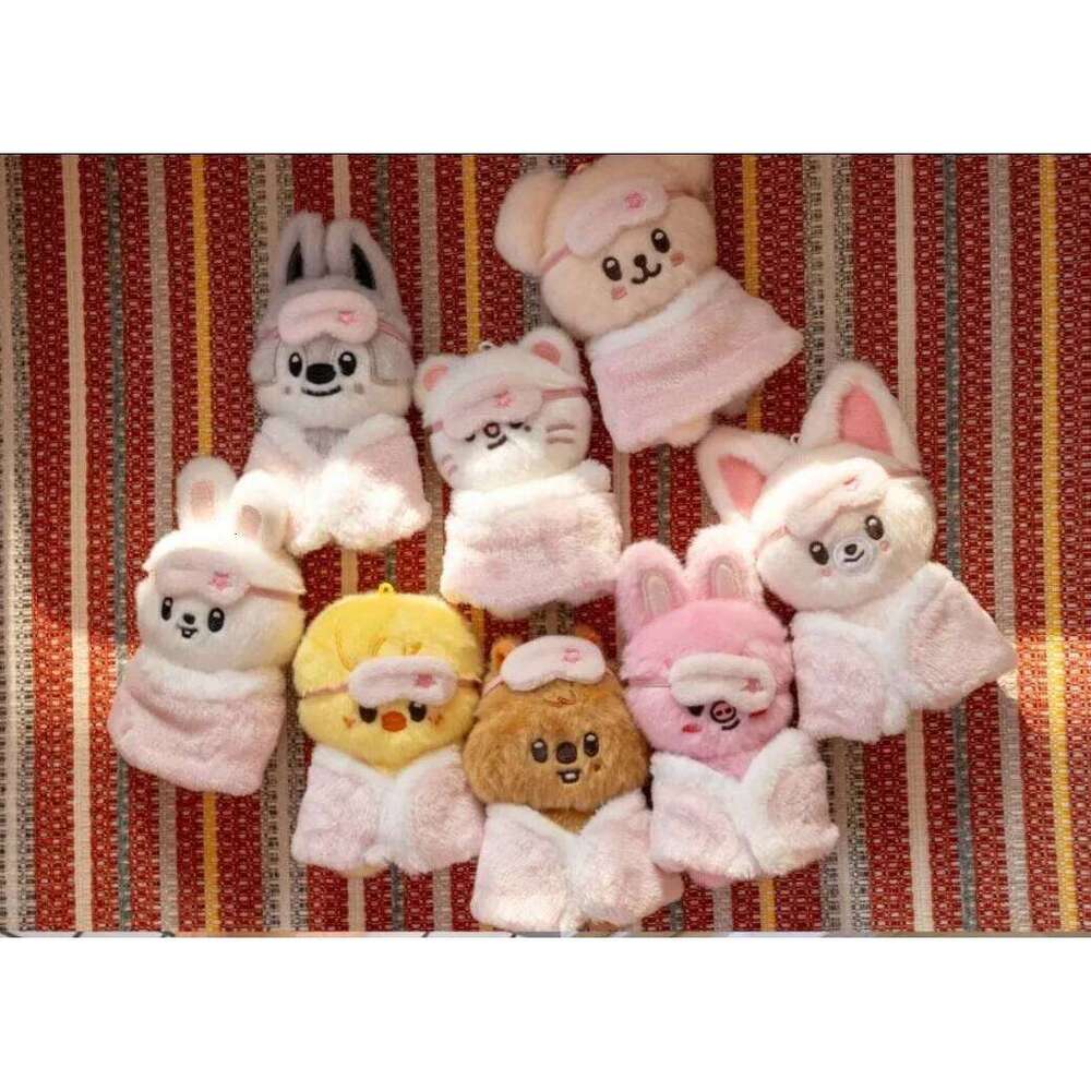New Skzoo Keychain FELIX HYUNJIN LEEKnow Cartoon Without Sound, Heart Hugging Doll, for Straykids Plush Toy Gift 26Y0626