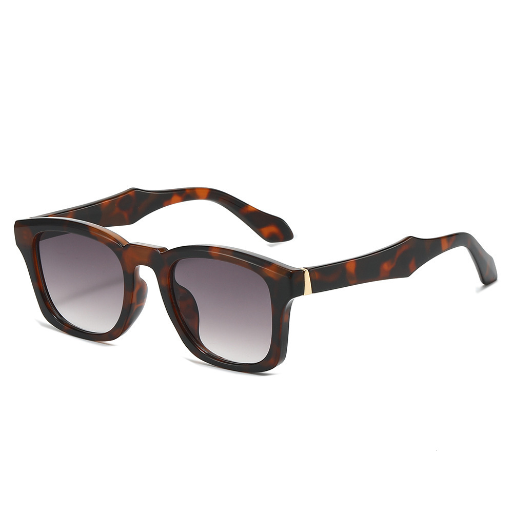2026 New Square Frame Fashion Sunglasses, European And American Style, Popular On Instagram, With Devil-Shaped Temples, Export Sunglasses - view 3