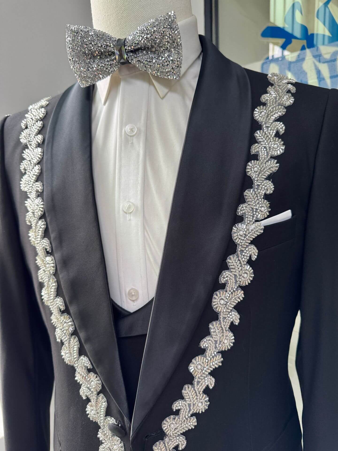 Modern Men Suits Tailor-Made 2 Pieces Beading Jacket Shawl Lapel Wedding One Button Blazer Evening Party Customized Coat Black Pants Plus Size - view 6