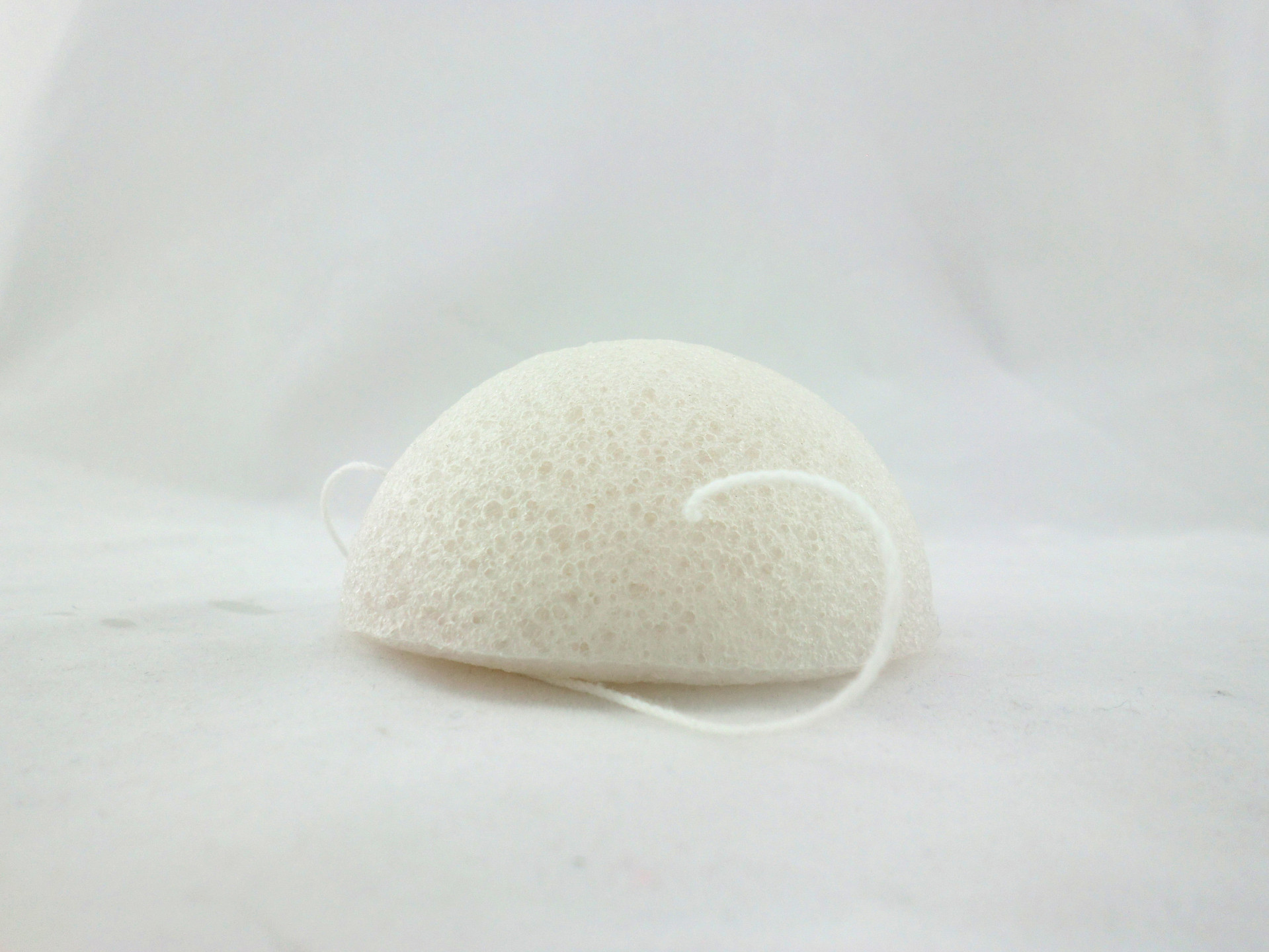 Hemispherical Konjac Sponge Facial Cleansing Puff, Bamboo Charcoal Konjac Face Sponge for Deep Pore Cleansing - view 5