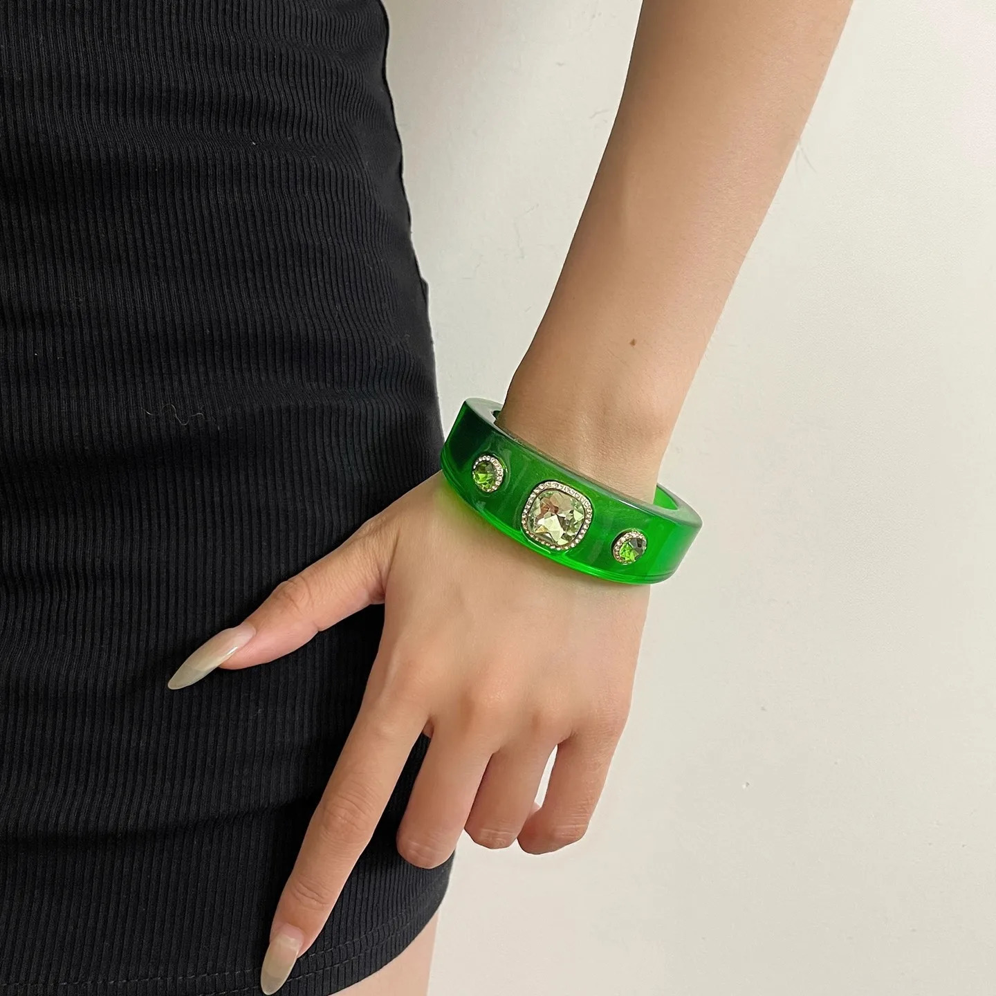 Resin bracelet exaggerated geometric round gradient bracelet260624 - view 3