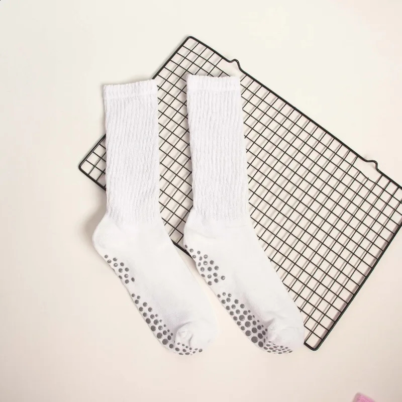 1 Pair Female Pilates Indoor Anti Slip Silicone Floor Socks Breathable Double Bar Middle Socks Fitness Dance Exercise Yoga Socks 260626 - view 6