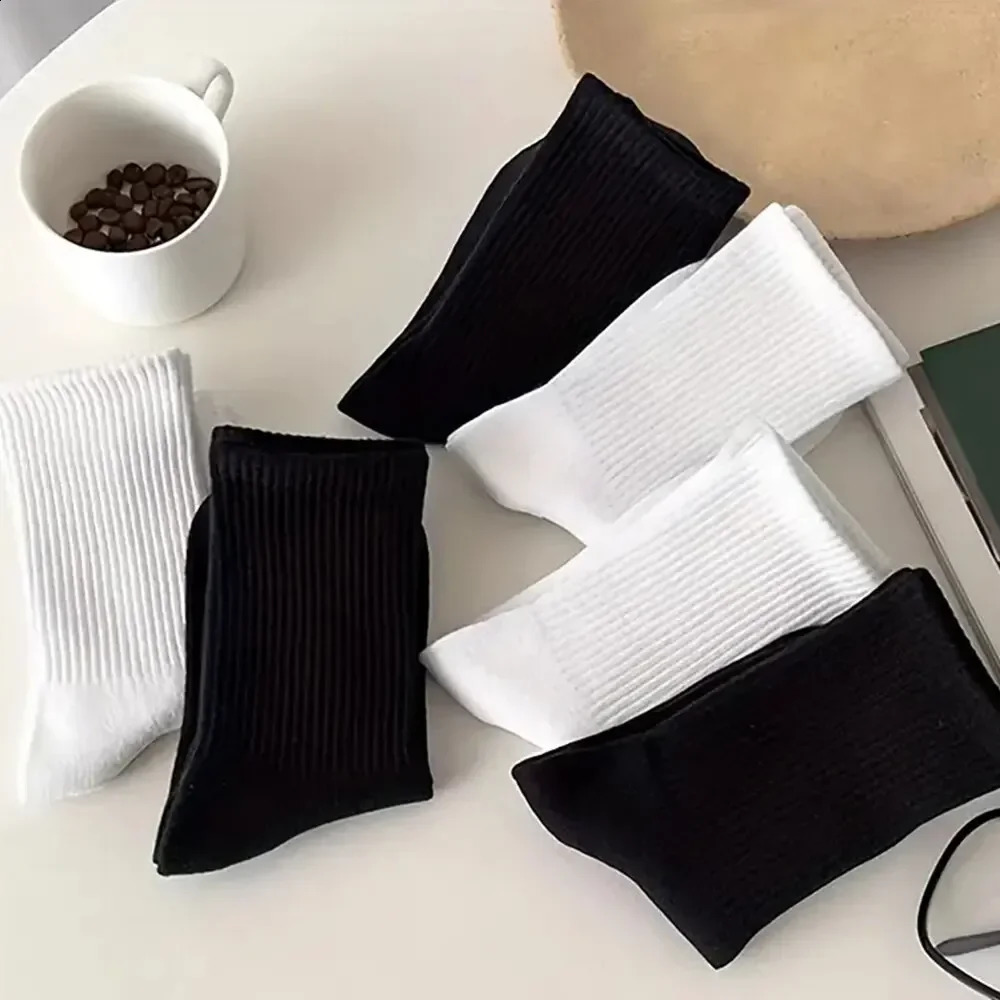 Mid Length Sock Classic Black White Solid Color Fashionable Casual Sports Absorbing Breathable Men 171020 Pairs 260622 - view 3