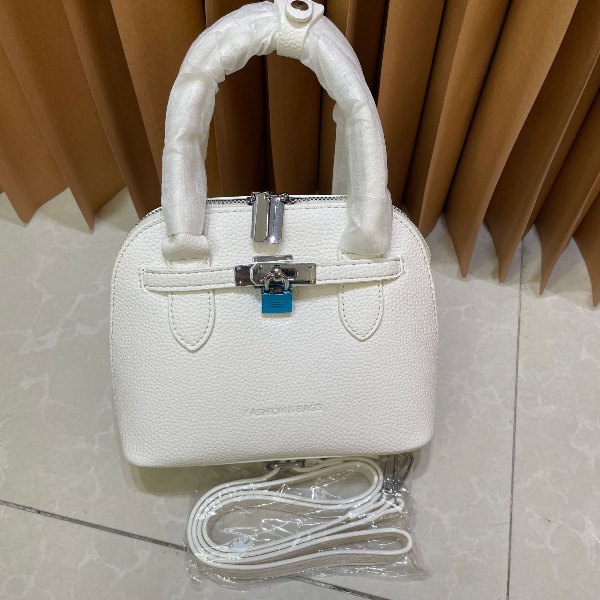Women's Macaron 5 Color Litchi Grain Shell Handbag, Metal Lock Zipper Dumpling Purse With Detachable Thin Strap Daily Crossbody Bag - view 3