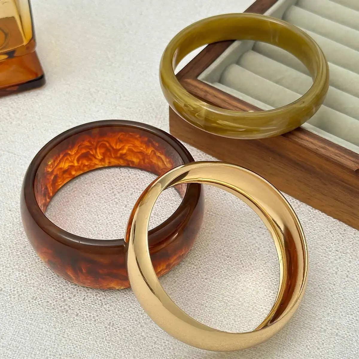 Salircon 3 Styles Boho Wide Chunky Round Acrylic Resin Bangles Women Hip Hop Geometric Metal Bracelets Stackable Charms Jewelry260624 - view 7