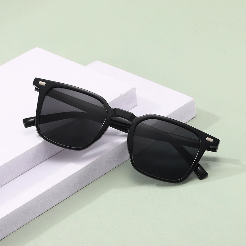 New Polarized TR Fashionable Simple Street Style For Women And Men Driving Sunglasses - view 3