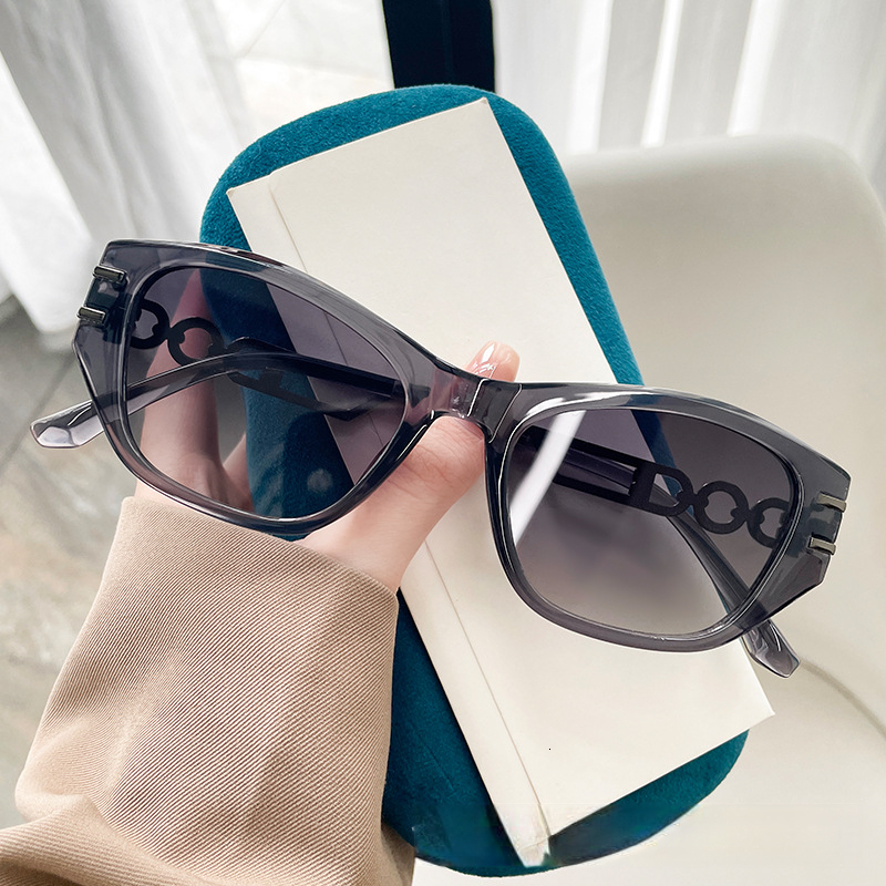 2026 Designer's New Cat Eye Small Frame Niche Versatile Light Luxury Style Women's Sunglasses Internet Celebrity Personality Simple Sunshade - view 6