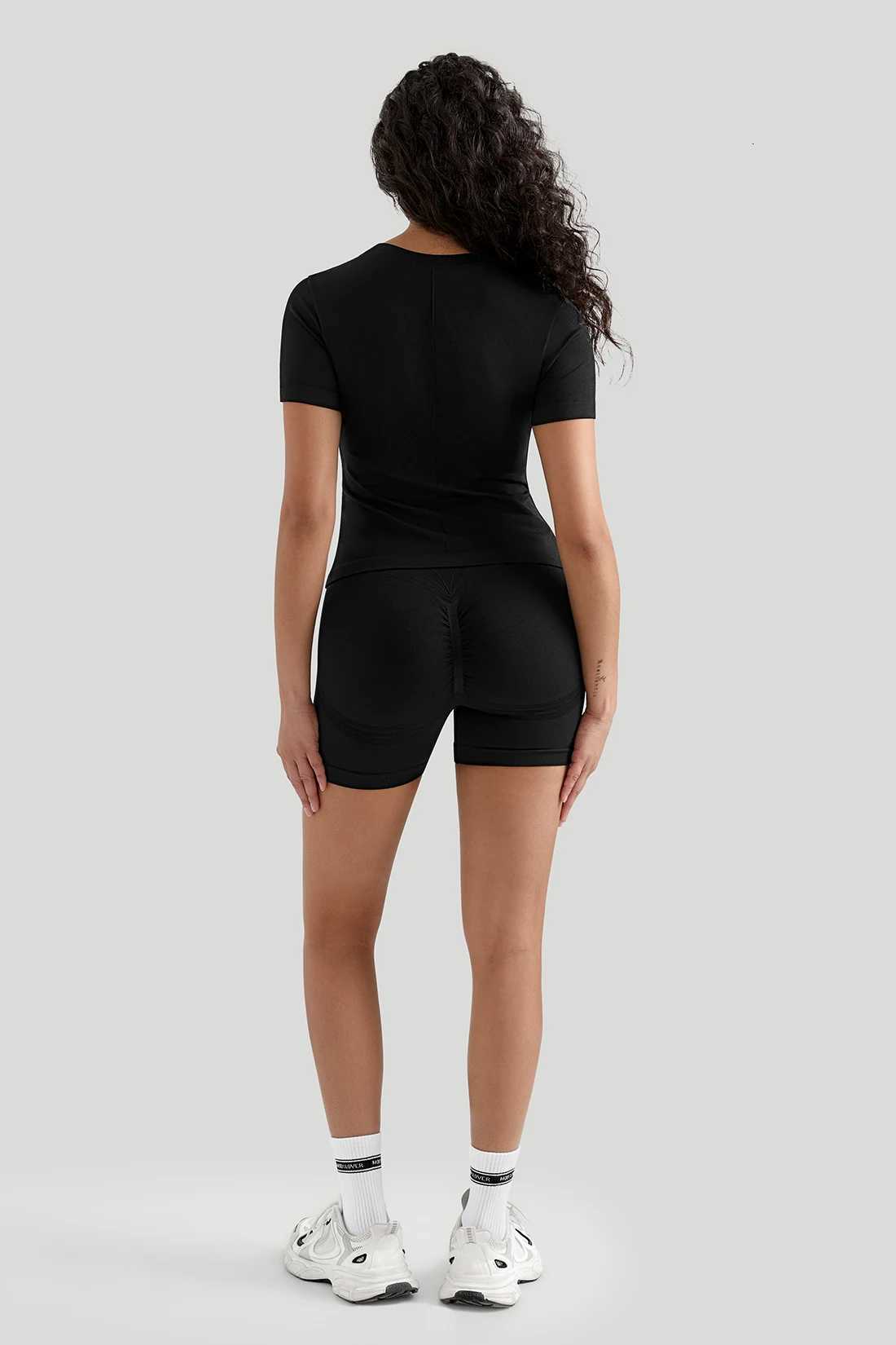 Short-Sleeve Womens Set Summer Yoga Yoga Top and Slim Fit Butt-Lift Yoga Shorts Soft Casual Gym Sportswear Yoga Suits Female M260626 - view 7