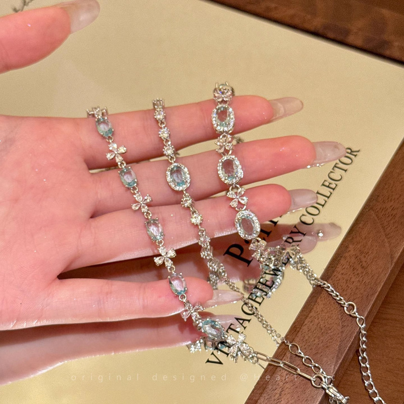 Bracelet Exquisite Oval Flower Bracelet For Women Fashionable And Adjustable The Tail Buckle Can Be Flexibly Changed To Adapt To Various Cuff Clothing - view 3