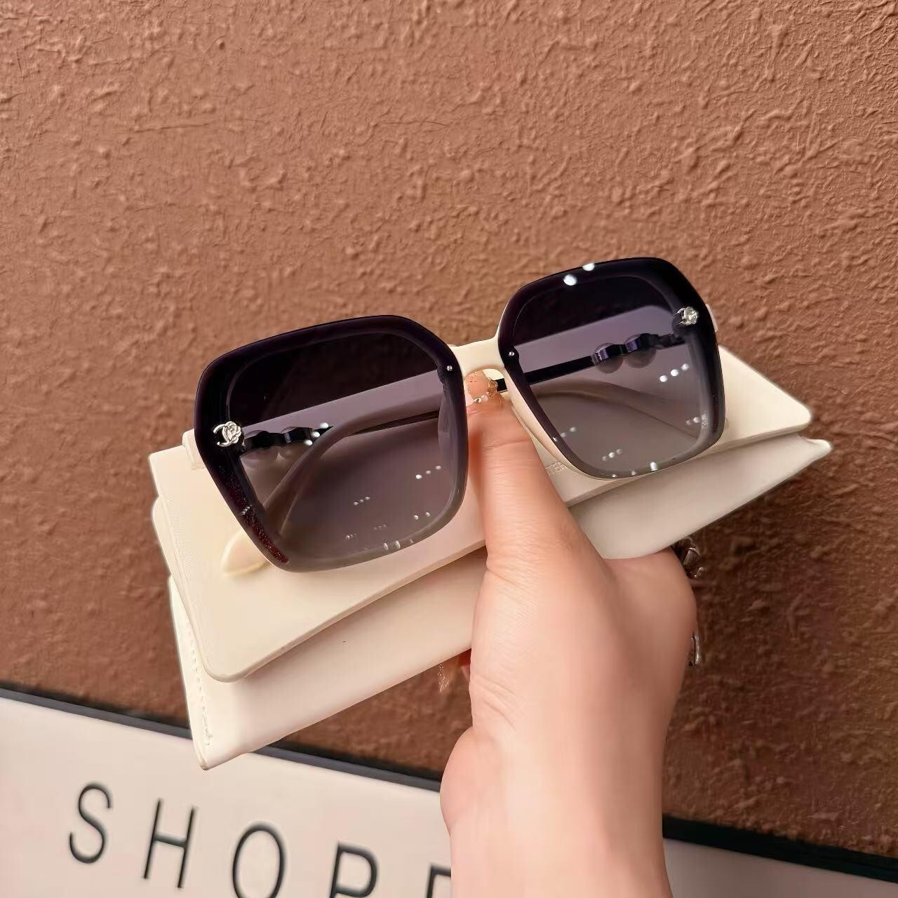 European And American Designer Fashion Influencer With Pearl Polarized Sunglasses Female Concave Design Street Photography UV Resistant Square Frame I - view 4
