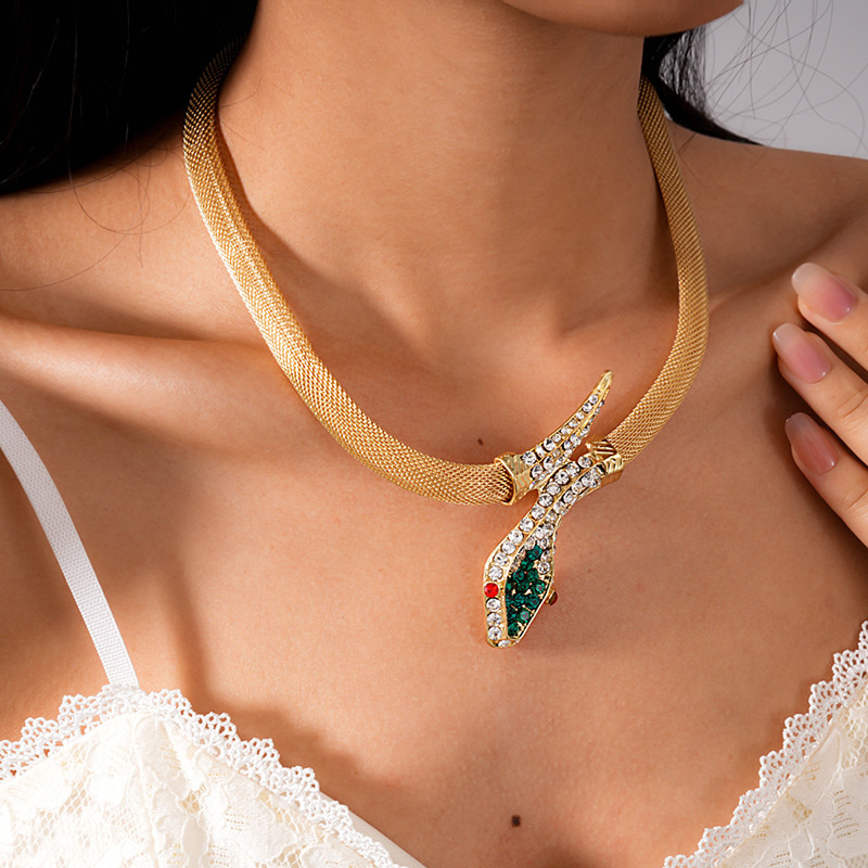Necklace Fashionable And Exquisite Diamond Studded Snake Shaped Cross Necklace With Retro Style And Exaggerated Collarbone Chain Designer Jewelry - view 1