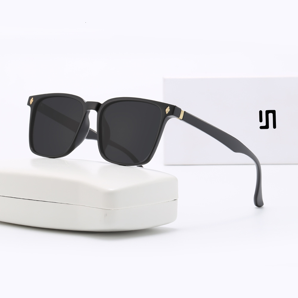 New Retro UV Protection Polarized for Men and Women High-end Driver Small Frame Sunglasses wholesale - view 1