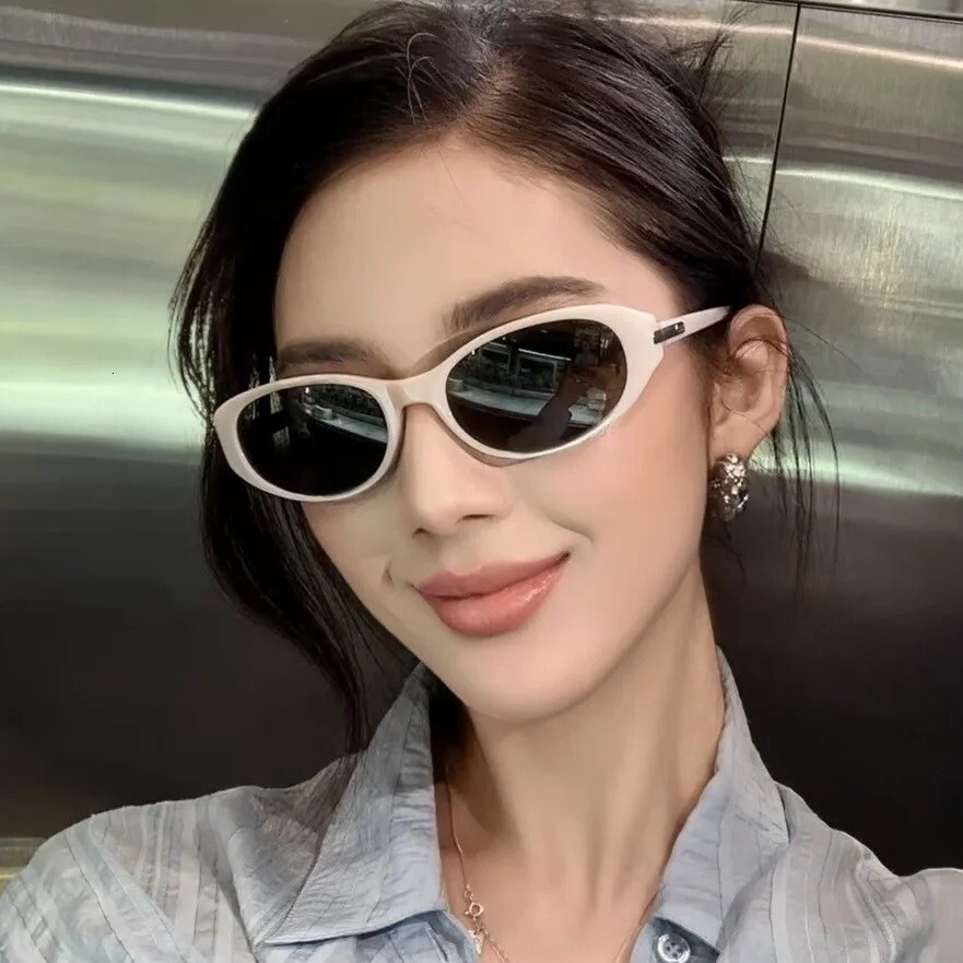 Oval minimalist sunglasses new model internet celebrity sunglasses stylish street photography high end women s sunglasses - view 5