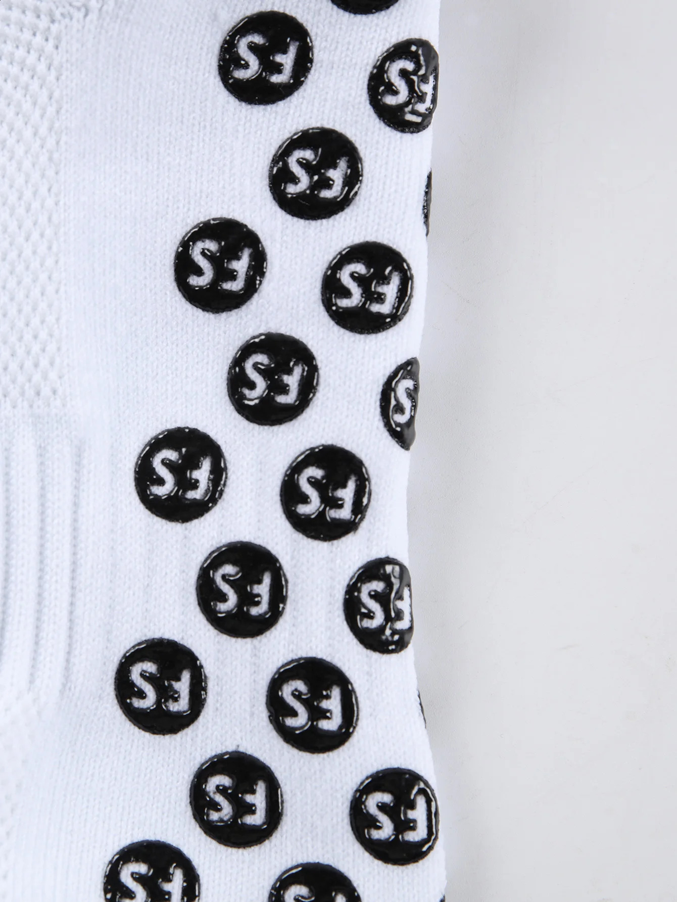 4 Pairs Mens Athletic SocK Soccer Socks Sports Grip Sock Anti-slip Basketball Socks Spot Rubber Non-Slip Soft Cotton Soccer Sox 260626 - view 7