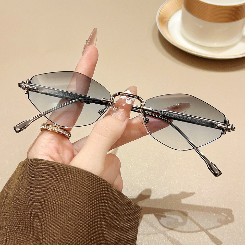 Metal Frameless Men Women Diamond-Shaped European And American Ins Trend Cool Personalized Sunglasses - view 6