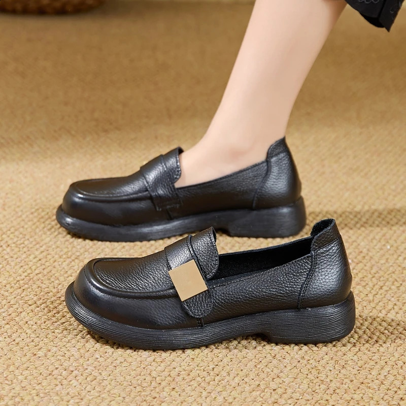 AIYUQI 2026 Womens Loafers Nonslip slipon genuine leather female shoes Plus size flat and comfortable Moccasins women 260626 - view 4