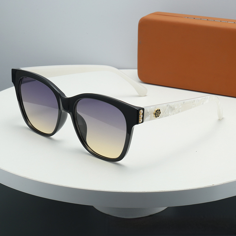 2026 Designer's New Oval Frame With Pearl Inlay Versatile For Daily Leisure Luxurious And High-end Small Fragrance Sunglasses Popular UV Resistan - view 3