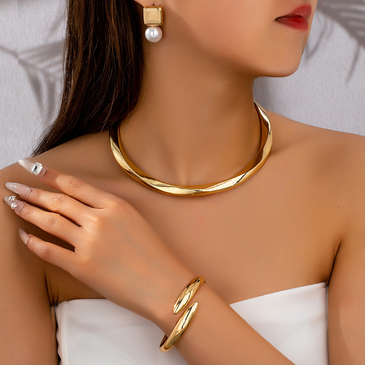 18K Gold Plated Twisted Wave Jewelry Set Ins Light Luxury Women Choker Necklace Open Bangle Bracelet Pearl Earrings - view 3