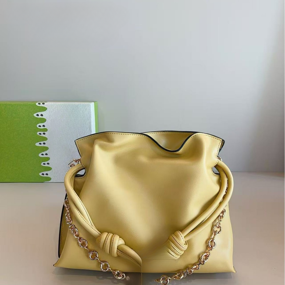 2026 Summer New Fashionable Cloud Bag French Elegant Super popular Style Small and Exquisite Design Women's Shoulder Bag Solid Color Design Luxur - view 4