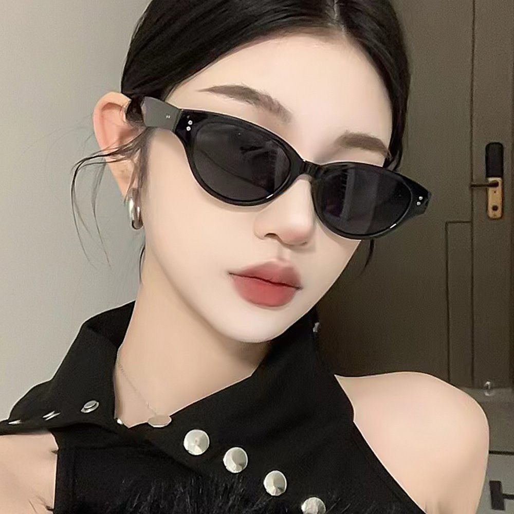 2026 New Pink Frame Sunglasses Women, Cat Eye Retro UV Sunglasses, Slimming Effect for Large Faces, Sun Protection Polarized Glasses wholesale - view 3