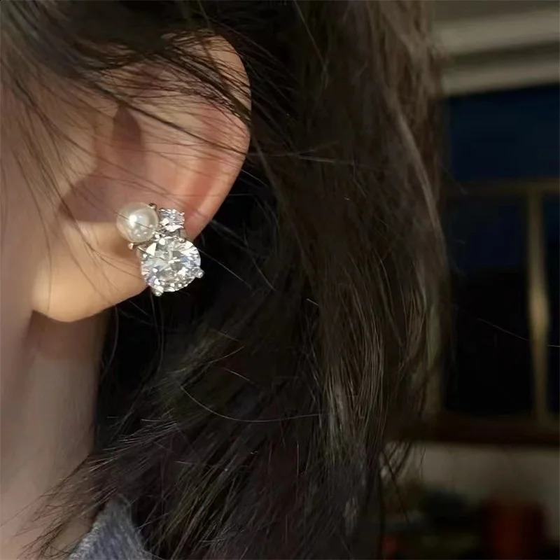 1PCS Shiny Pearl Zircon Ear Clip Without Holes Female Niche n Earrings Temperament Bone E457 260623 - view 4