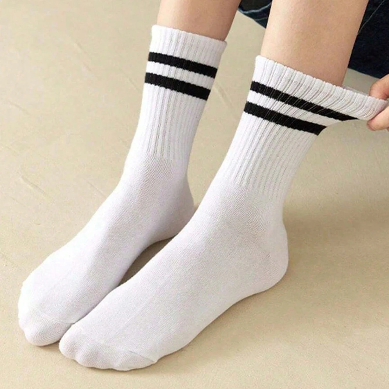 10 Pairs of Unisex Crew Socks Classic White Striped n Sporty Collegiate Style Comfortable Breathable 260622 - view 3