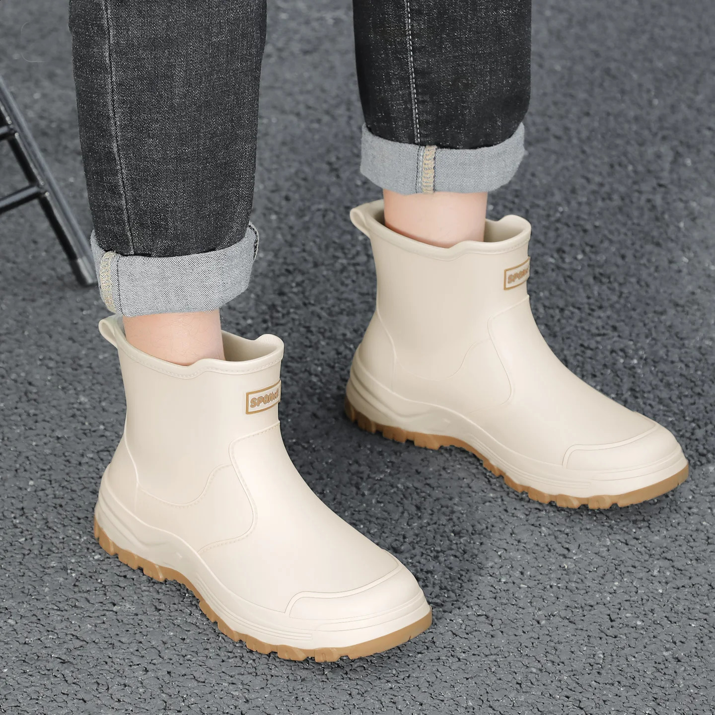 anti slip and waterproof rain shoes for men fashionable short tube autumn and winter cotton rain boots work boots rubber 260626 - view 5