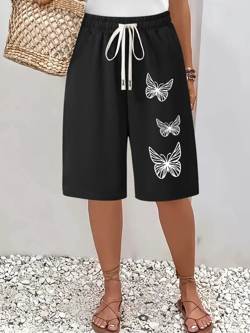 Butterfly Printed Casual Shorts Elegant for Women Double Pocket n Loose Fit Knee Length Suitable Daily 260626