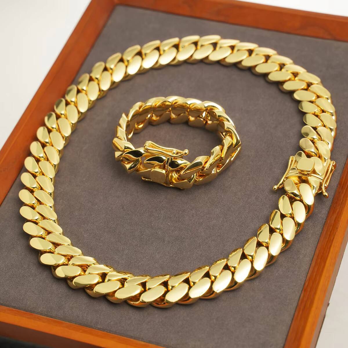 Hip Hop Jewelry Fashion Style Luxury and Heavy Super 18k Gold Necklace Big Ass Chain Miami Cuban Link - view 3