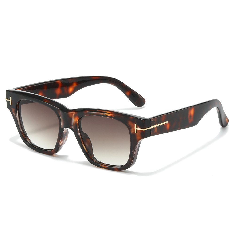 2026 New Square Simple Unisex Versatile European And American Retro Popular Letter Fashion Sunglasses - view 3