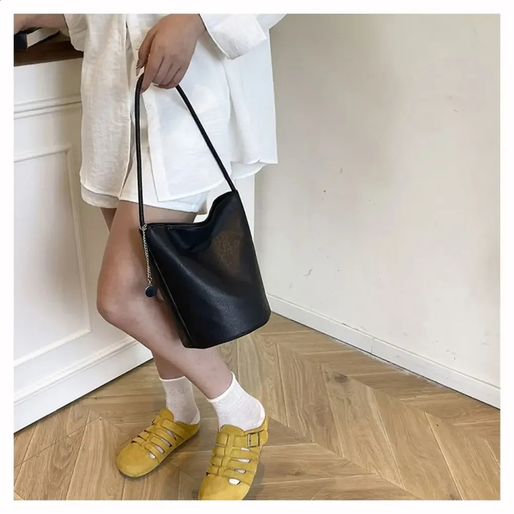 Fashionable PU Leather Bucket Bag Magnetic Closure Large Capacity Womens Shoulder Bag Soft Shopping Bag Daily Outing 260626 - view 3