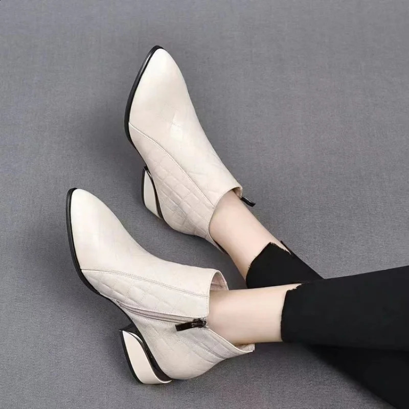 2025 Womens Pointed Toe Low Heel Ankle Boots Side Zip Soft Leather Fashion Booties Autumn Winter Comfortable Short 260616 - view 5