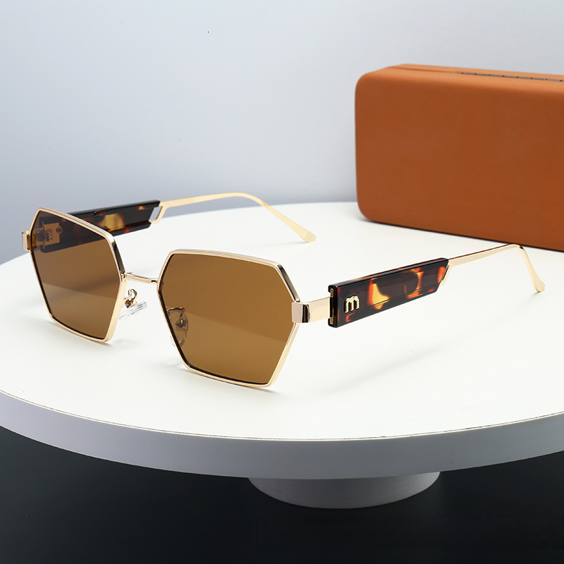 New M-shaped high-end metal sunglasses, Korean style trendy ins influencer European and American square sunglasses for women, with a high-end feel tha - view 3