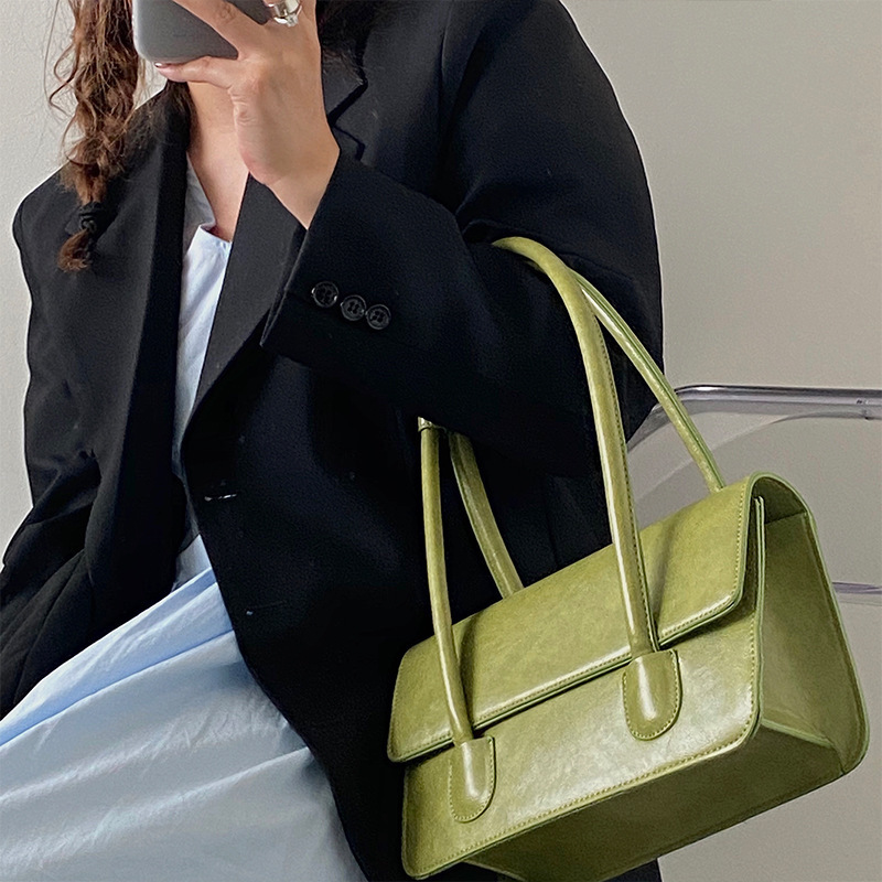 2026 New PU Women's Oil Wax Leather Shoulder High-End Fashion Trend, Bean Green Underarm Bag, Messenger Bag Underarm Bag Vintage Fashion - view 4