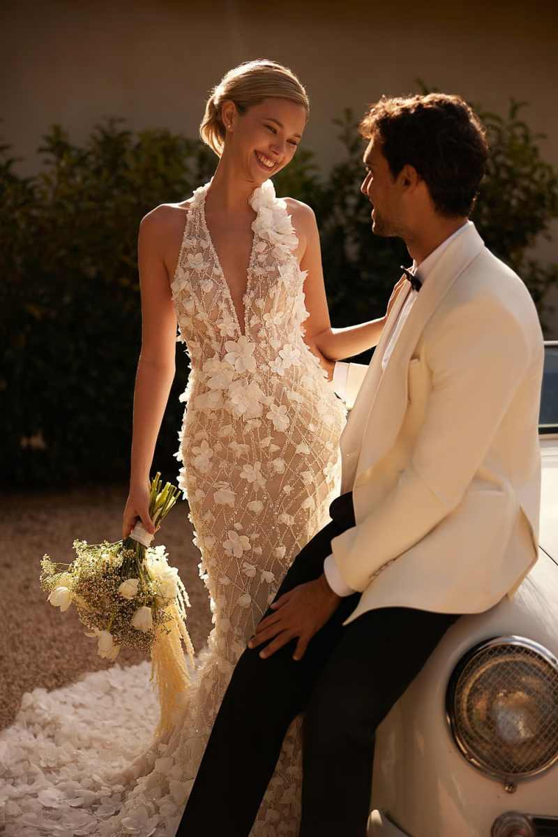 Deep V Neck Mermaid Wedding Dress Elegant Hand Made Flowers Appliques Bridal Gown Sweep Train Bride Dresses Customized - view 3