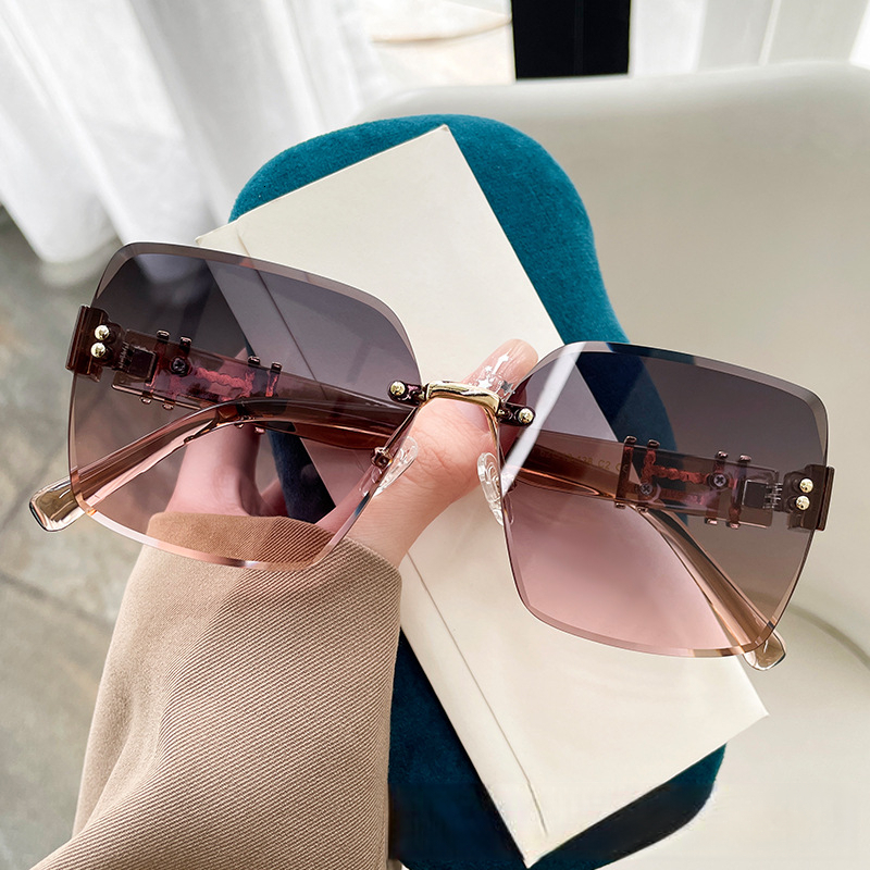 2026 Designer's New Niche Luxury Personalized Casual Versatile Frameless Diamond Trimmed H-letter Diamond Inlaid Women's Sunglasses UV Resis - view 4