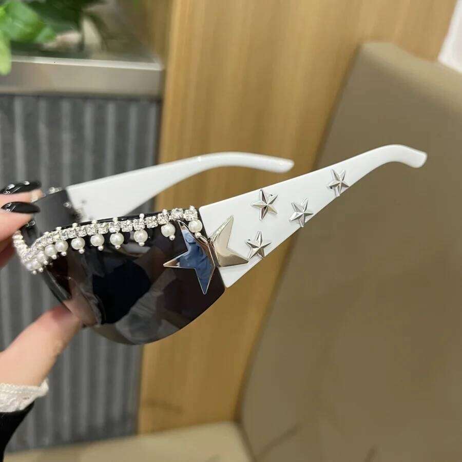 1Pc Women's Fashion Glasses New Luxury Large Frame One-Piece Y2K Personality Pearl-Inlaid Trendy Gift Black Friday Daily 26Y0626 - view 4