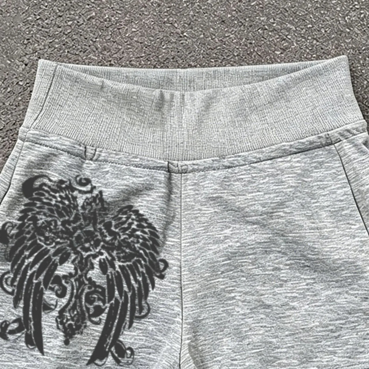 Y2K Summer Style Dark Retro Pattern Printed Light Gray Shorts Loose and Versatile Street Casual Five Quarter Pants 260626 - view 3