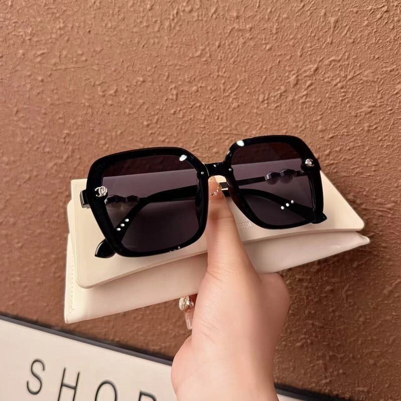 European And American Designer Fashion Influencer With Pearl Polarized Sunglasses Female Concave Design Street Photography UV Resistant Square Frame I - view 1