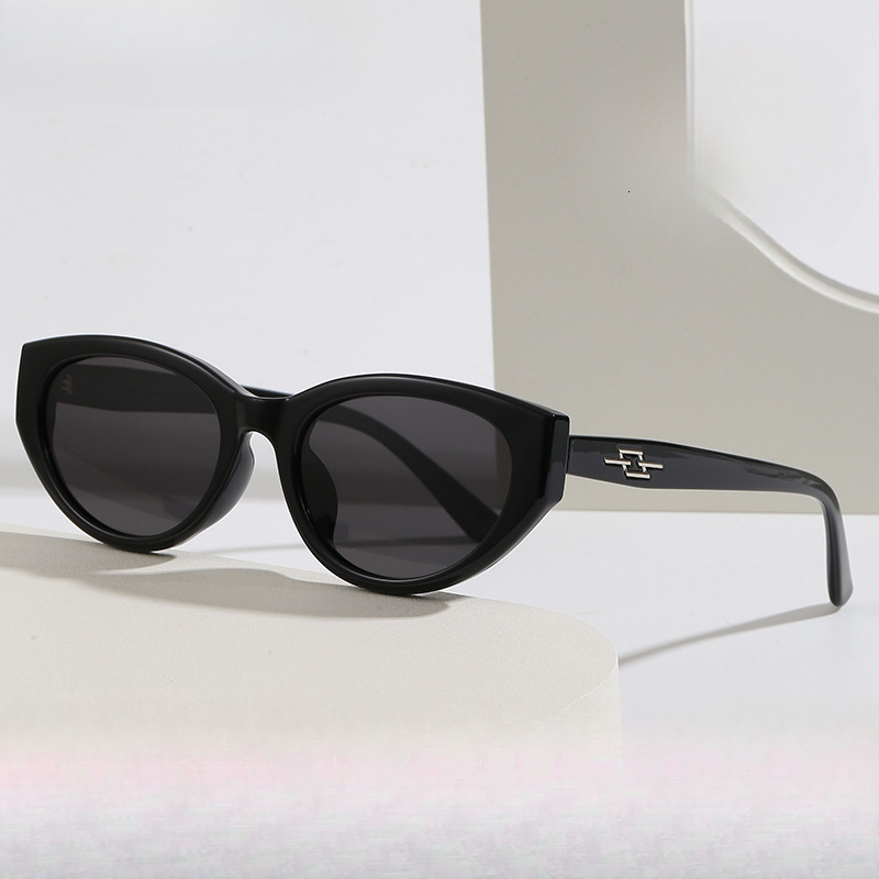 Retro Cat Eye GM Sunglasses for Women High End Polarized Korean Style TR Fashion Glasses Trendy Sunglasses for Men New Model - view 1