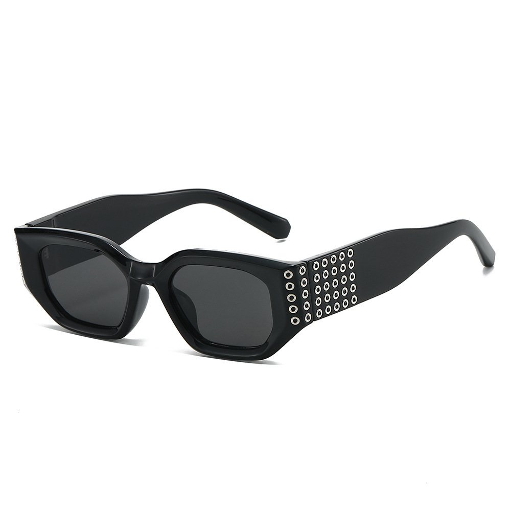 2026 New High-Quality Square Frame Rivet Sunglasses For Men And Women, Retro Sun Protection Glasses That Make The Face Look Smaller - view 3