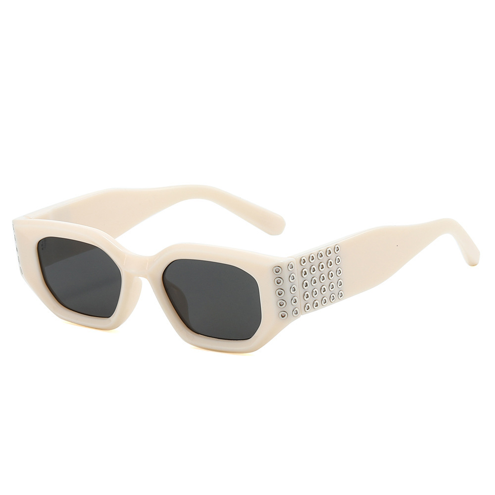 2026 New High-Quality Square Frame Rivet Sunglasses For Men And Women, Retro Sun Protection Glasses That Make The Face Look Smaller - view 5