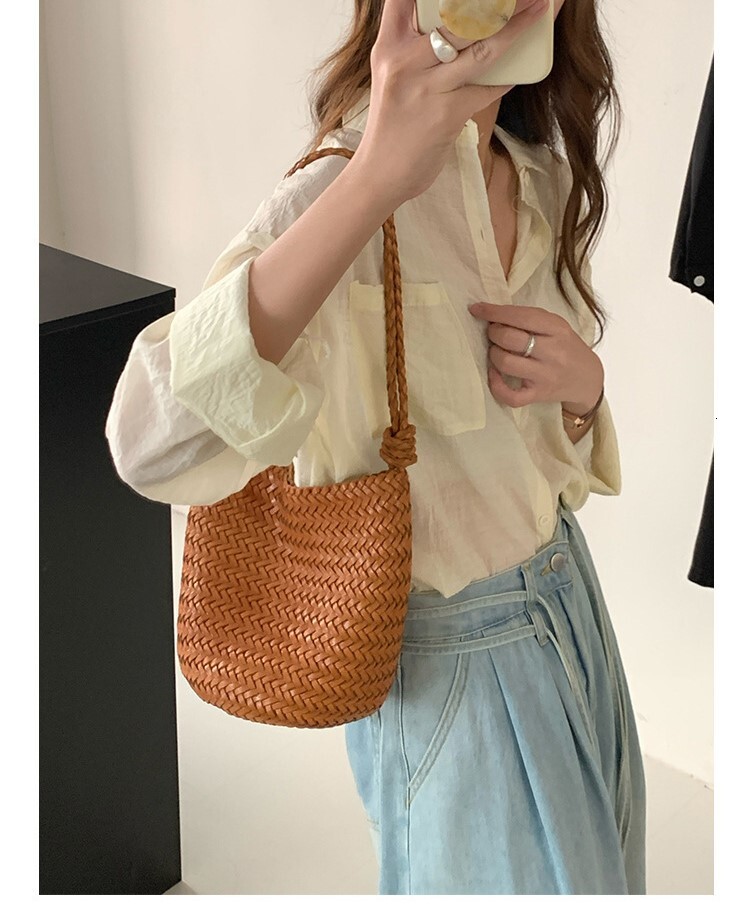 Hot Selling Summer French microfiber leather hand-woven bucket bag, women's wealth bucket single-shoulder crossbody bagDIDENGLAOREN - view 5