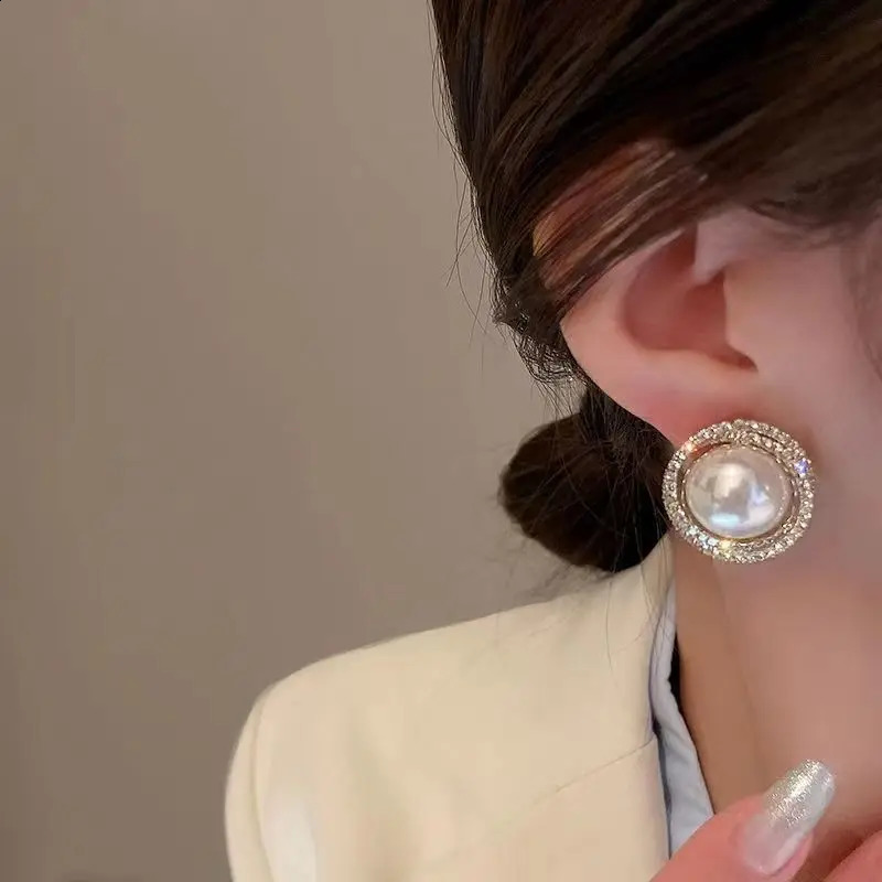 Trendy Unusual Geometric Simulated Pearl Clip on Earrings for Woman Non Pierced Exquisite Fashion Jewelry Party 260626 - view 7