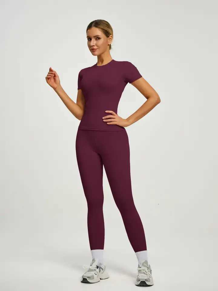 Set Womens Short Sleeve Sporty High Waist Yoga Pants T-Shirt Combo Ideal for Fitness Gym Sculpting Workout M260626 - view 6