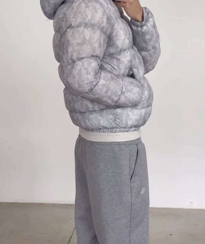 Men Hip-Hop Street Style Silver Camo Minimalist Gold Coin Embroidered Logo Winter Fashion Zipper Down Jacket W260626 - view 7