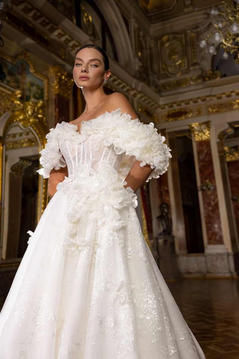 Royal Off Shoulder Wedding Dress Illusion Flowers Ruffles Appliques Bridal Gown Sweep Train Bride Dresses Customized - view 5