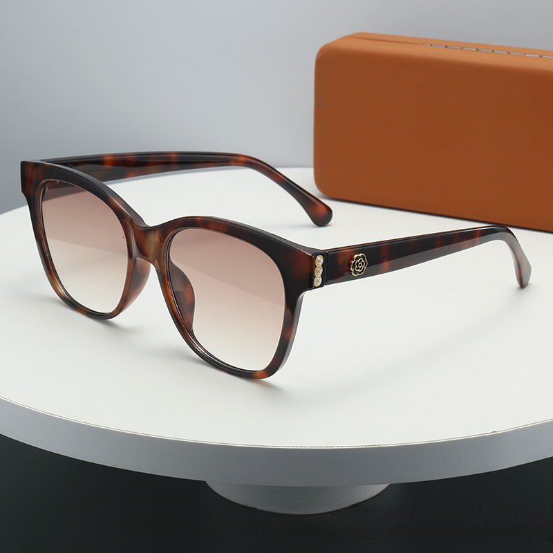 2026 Designer's New Oval Frame With Pearl Inlay Versatile For Daily Leisure Luxurious And High-end Small Fragrance Sunglasses Popular UV Resistan - view 5